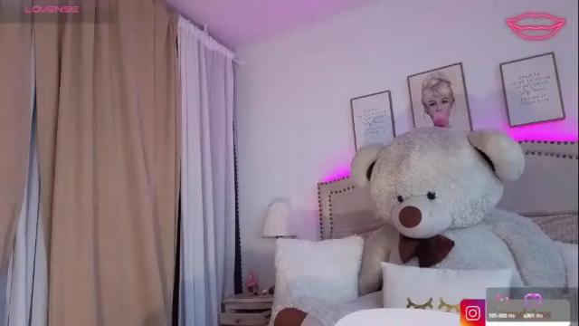 Image 4 of alessia_se Stream on Chaturbate on 1 month ago