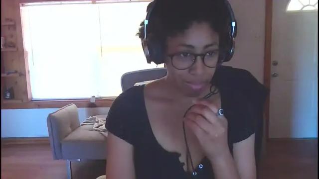 Image 2 of alessiabook Stream on Chaturbate on 16 months ago