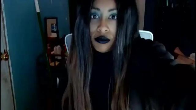 Image 3 of alessiabook Stream on Chaturbate on 16 months ago