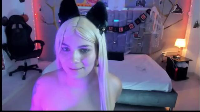 Image 3 of alessiadouce Stream on Chaturbate on 3 days ago