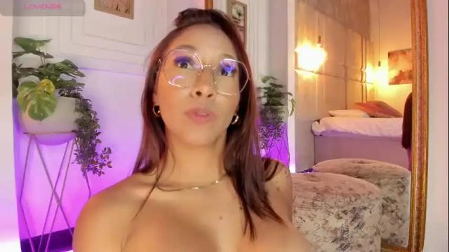 Image 12 of alessialondon Stream on Chaturbate on 10 days ago