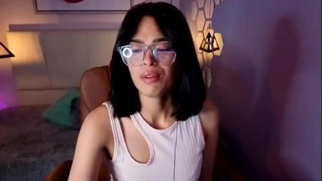 Image 4 of alessiaval Stream on Chaturbate on 1 month ago