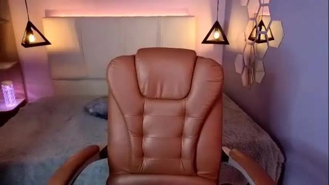 Image 2 of alessiaval Stream on Chaturbate on 1 month ago