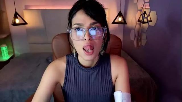 Image 3 of alessiaval Stream on Chaturbate on 1 month ago