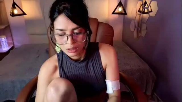 Image 6 of alessiaval Stream on Chaturbate on 1 month ago