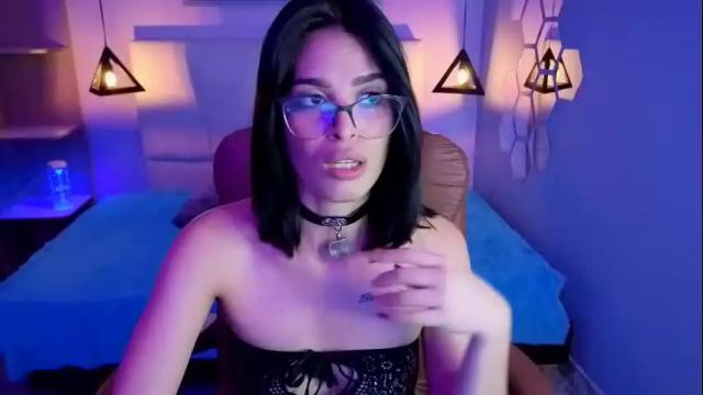 Image 4 of alessiaval Stream on Chaturbate on 23 days ago
