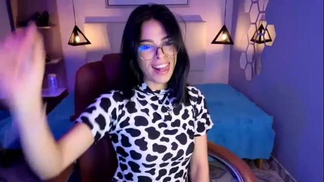 Image 3 of alessiaval Stream on Chaturbate on 2 days ago