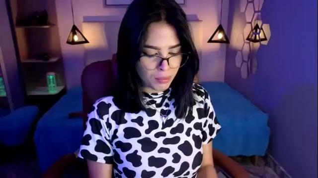 Image 4 of alessiaval Stream on Chaturbate on 2 days ago