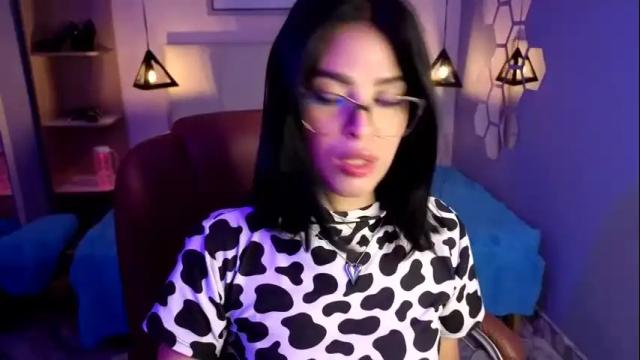 Image 7 of alessiaval Stream on Chaturbate on 2 days ago