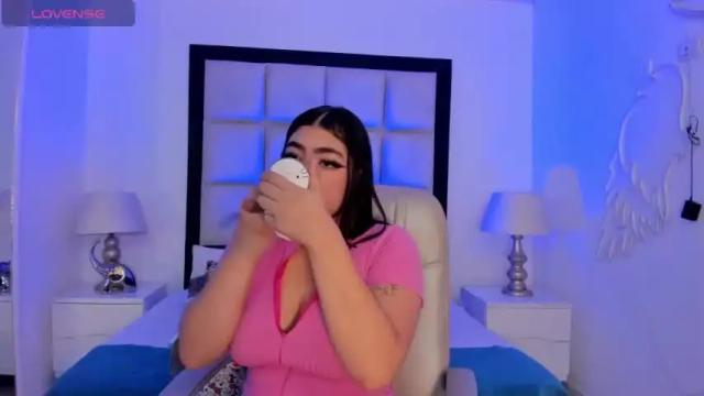 Thumbnail 1, alessiawalkerr's Stream at Chaturbate, 12 months ago
