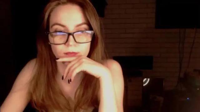 Image 8 of alessssamistress Stream on Chaturbate on 16 months ago