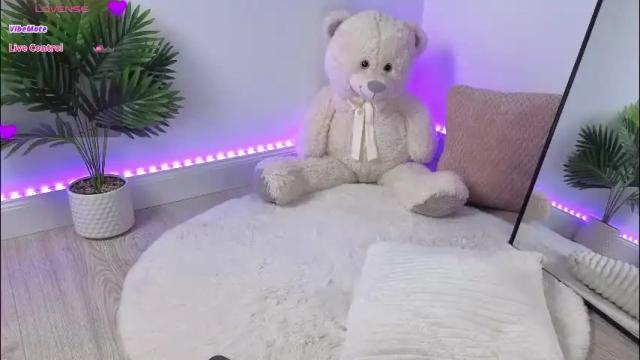 Image 4 of alessyaaa Stream on Chaturbate on 23 hours ago