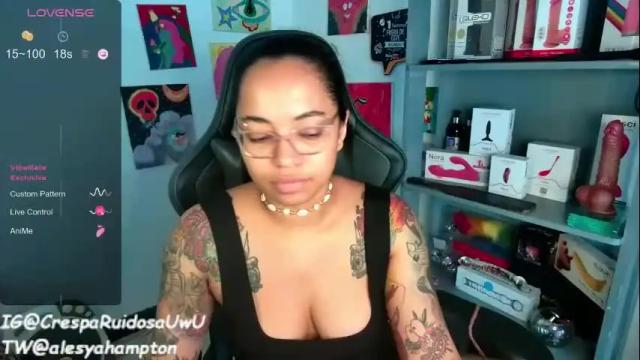 Image 2 of alesyahampton Stream on Chaturbate on 2 months ago