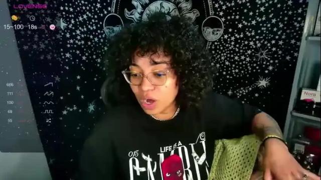 Image 12 of alesyahampton Stream on Chaturbate on 1 month ago