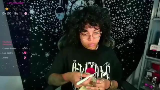 Image 7 of alesyahampton Stream on Chaturbate on 1 month ago