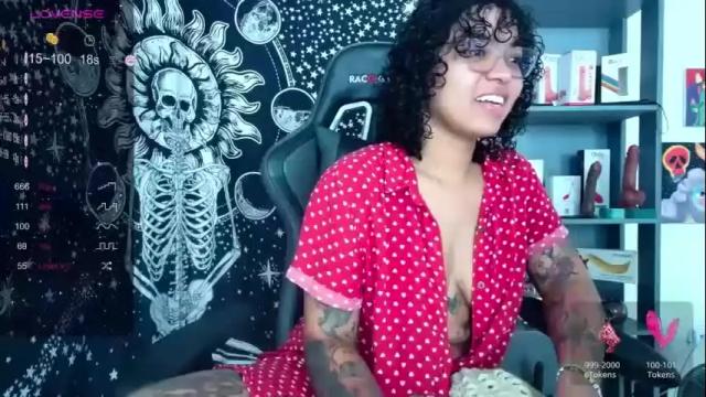 Image 4 of alesyahampton Stream on Chaturbate on 27 days ago