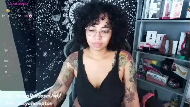 Image 3 of alesyahampton Stream on Chaturbate on 8 days ago