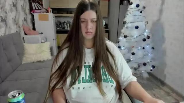 Image 2 of aletta_oushen Stream on Chaturbate on 1 month ago