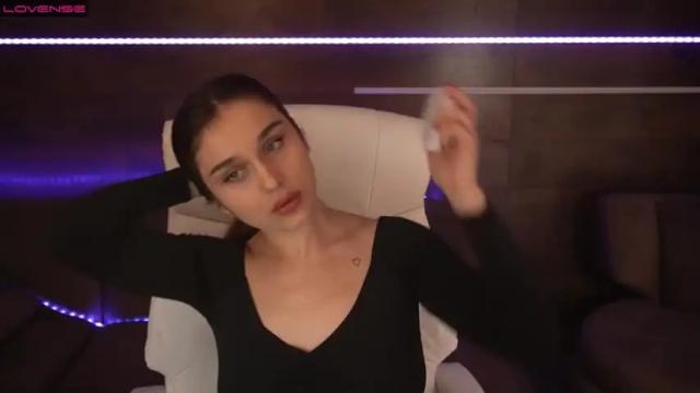 Image 2 of alettaa_ocean_ Stream on Chaturbate on 15 months ago