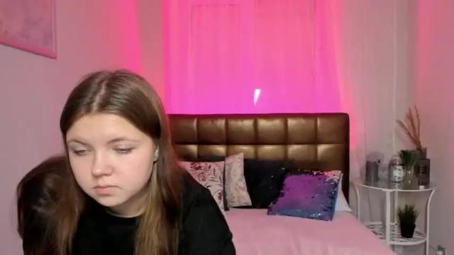 Image 3 of alex_and_evatayor Stream on Chaturbate on 18 months ago