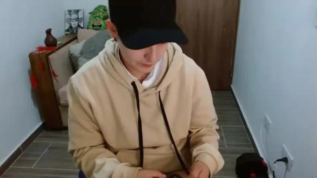 Image 3 of alex_parker07 Stream on Chaturbate on 13 months ago