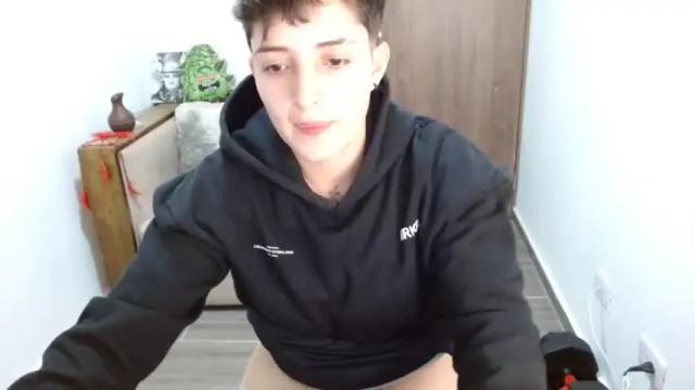Image 4 of alex_parker07 Stream on Chaturbate on 13 months ago