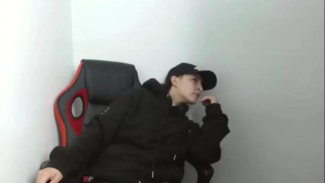 Image 10 of alex_parker07 Stream on Chaturbate on 17 days ago