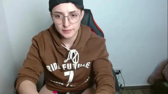 Image 2 of alex_parker07 Stream on Chaturbate on 15 days ago