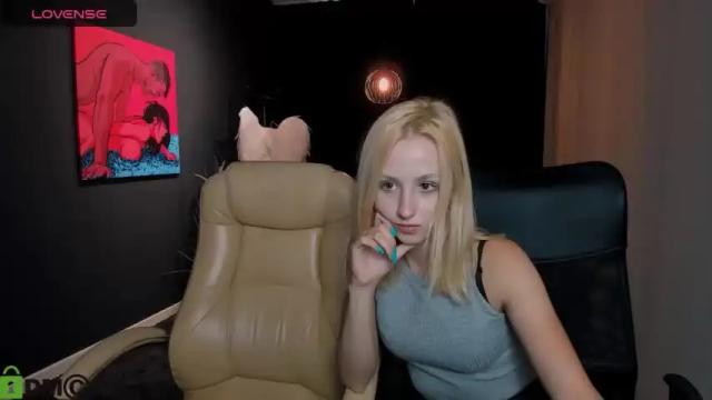 Image 10 of alexa_bee1 Stream on Chaturbate on 25 months ago