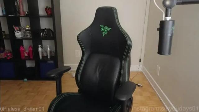 Image 3 of alexa_dream Stream on Chaturbate on 1 month ago