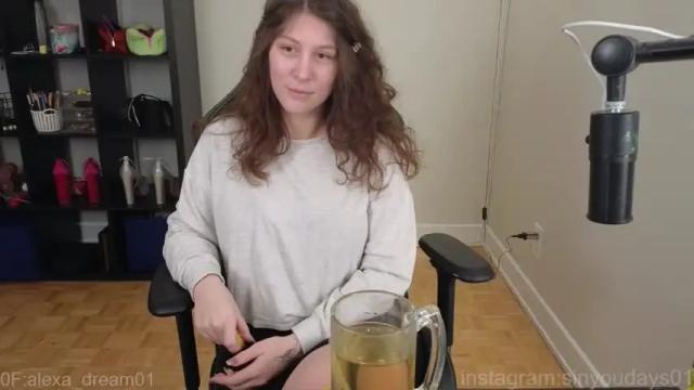 Image 3 of alexa_dream Stream on Chaturbate on 28 days ago