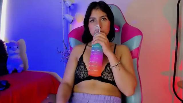 Image 8 of alexa_grey_1 Stream on Chaturbate on 2 months ago