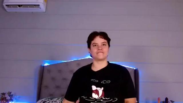 Image 4 of alexa_palacio Stream on Chaturbate on 14 months ago