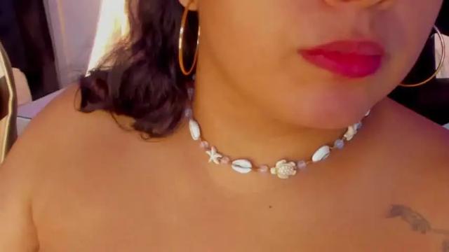 Image 2 of alexa_santos Stream on Chaturbate on 13 months ago