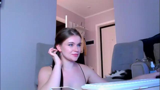 Image 12 of alexabuttler Stream on Chaturbate on 3 days ago