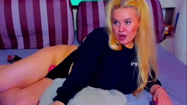 Image 2 of alexalavibes Stream on Chaturbate on 6 months ago