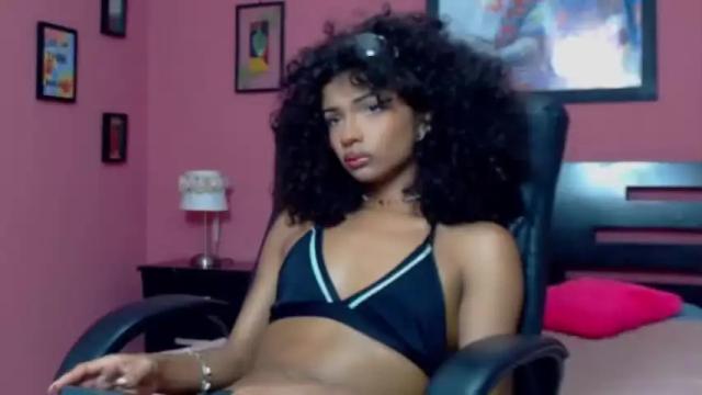 Image 2 of alexalennox Stream on Chaturbate on 14 months ago