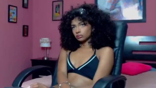 Image 4 of alexalennox Stream on Chaturbate on 14 months ago