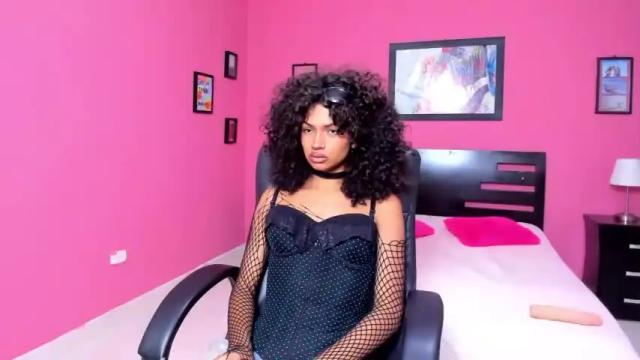 Image 3 of alexalennox Stream on Chaturbate on 13 months ago