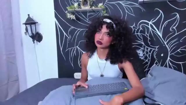 Image 11 of alexalennox Stream on Chaturbate on 13 months ago