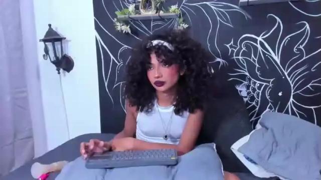 Image 7 of alexalennox Stream on Chaturbate on 13 months ago
