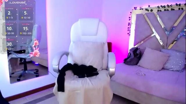 Image 4 of alexamoon__ Stream on Chaturbate on 10 hours ago