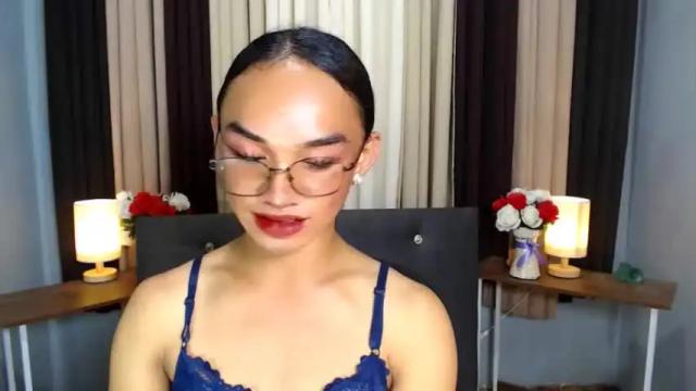 Image 6 of alexandra_bigcock Stream on Chaturbate on 16 months ago