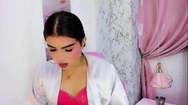 Image 11 of alexandra_evanz Stream on Chaturbate on 11 days ago