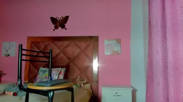Image 2 of alexandra_leunnam Stream on Chaturbate on 16 months ago