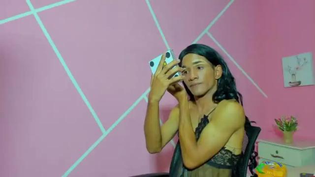 Image 2 of alexandra_leunnam Stream on Chaturbate on 16 months ago
