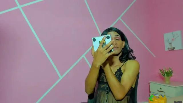 Image 3 of alexandra_leunnam Stream on Chaturbate on 16 months ago