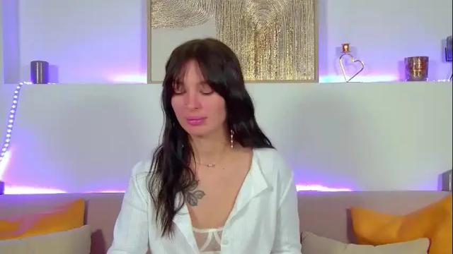 Image 4 of alexandrabloom Stream on Chaturbate on 1 month ago