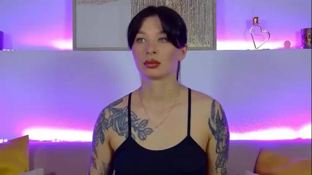 Image 2 of alexandrabloom Stream on Chaturbate on 29 days ago