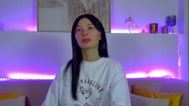 Image 2 of alexandrabloom Stream on Chaturbate on 2 months ago
